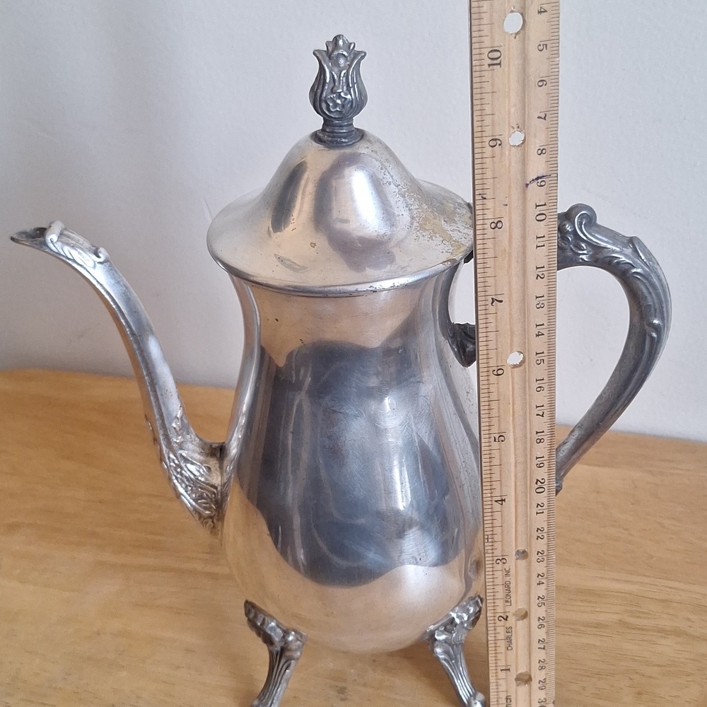 Polished Vintage Leonard Silver Plate Coffee Pot - Ornate Footed Style - Picture 16 of 16